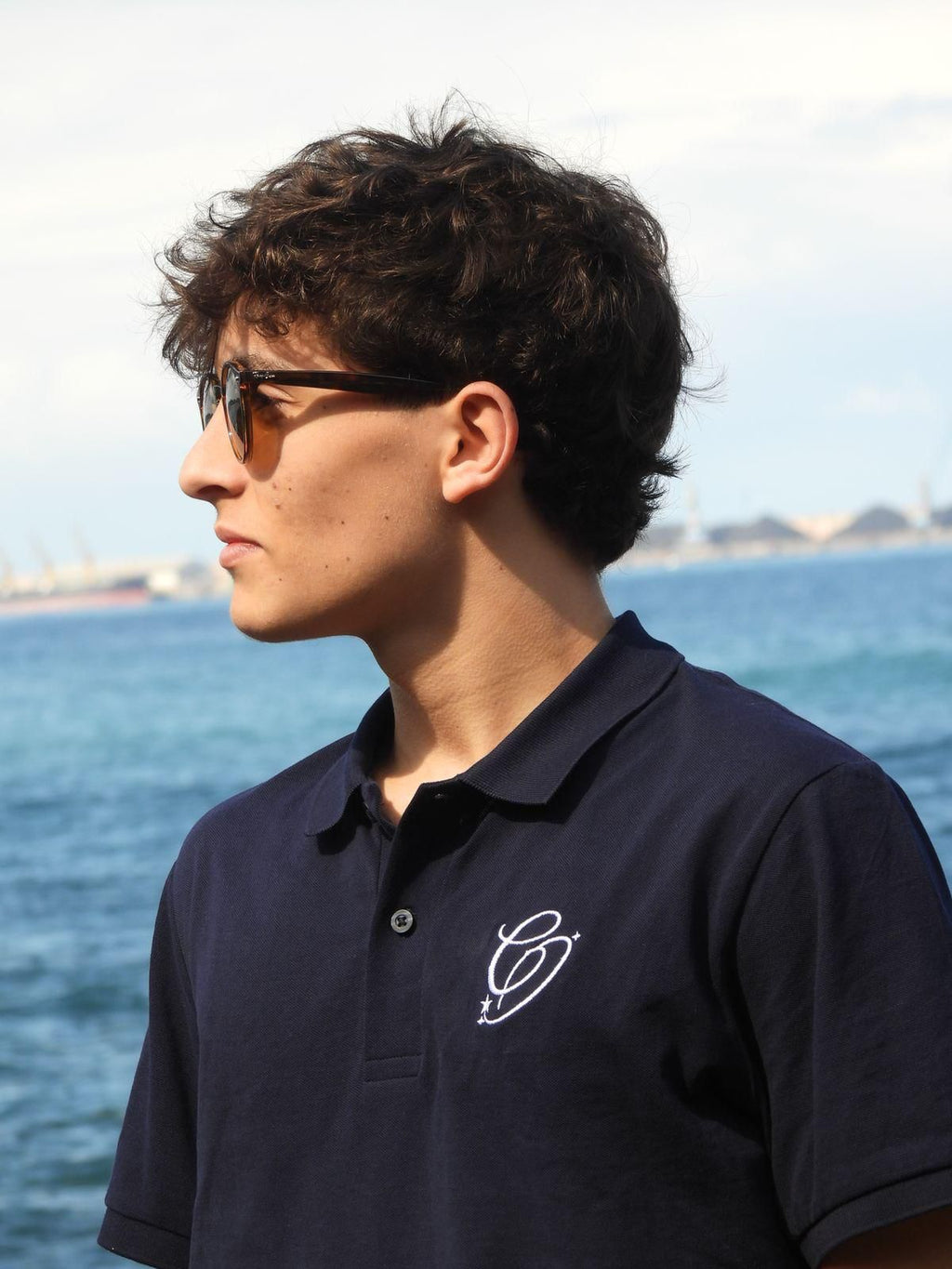 Un polo Navy Blue